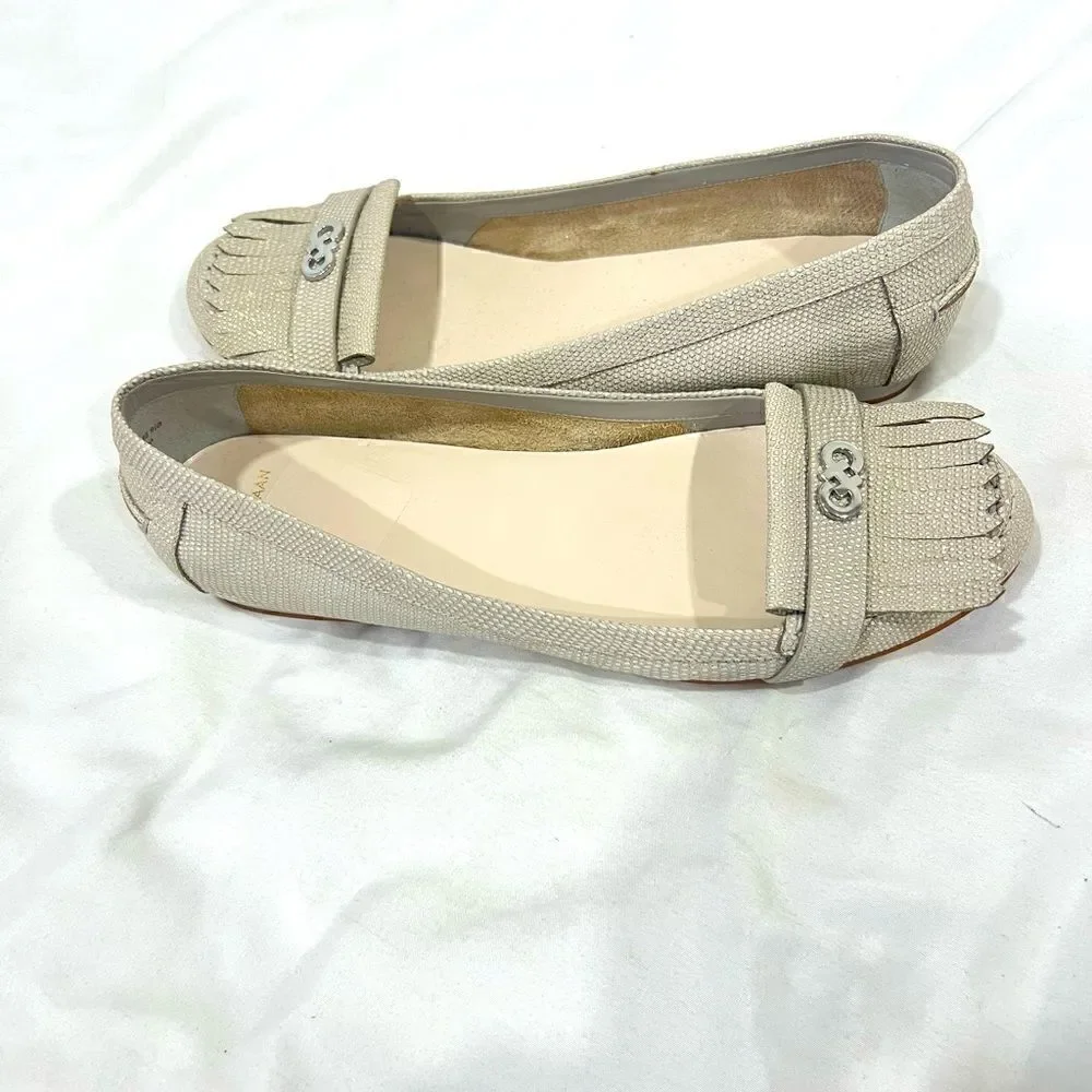 Cole Haan women Ivory cameo loafer silver logo padded footbed size 9.5B (3x$15)